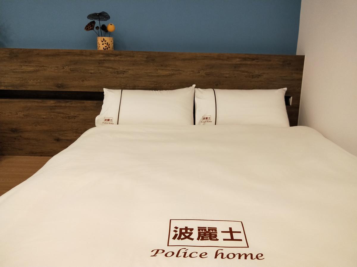 Police Home New Taipei City Екстер'єр фото